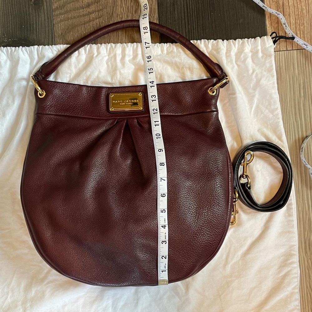 Marc Jacobs Hobo Bag. In Burgundy Color